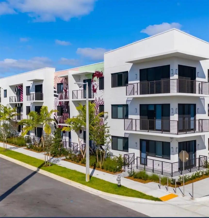 Lux Property Great For 1 To 8 Guests-Family Trip ,5Beds 2Rooms Staycation With Gym And Ev, Proximity To Downtown And Beaches West Palm Beach Zewnętrze zdjęcie